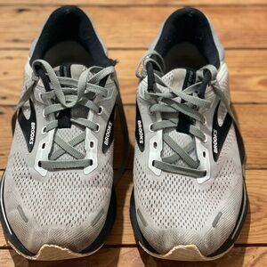 Brooks Running Adrenaline GTS 22 Men’s Size 9.5